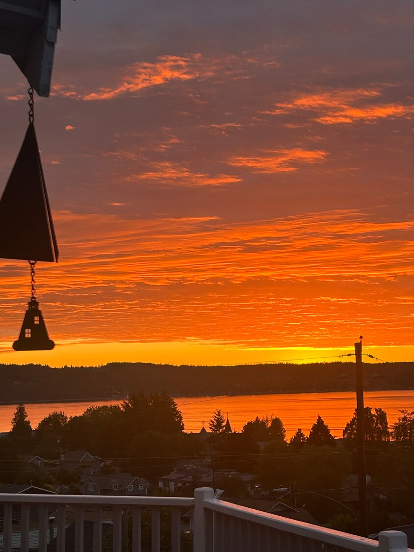 A spectacular Mukilteo sunset Mukilteo Beacon